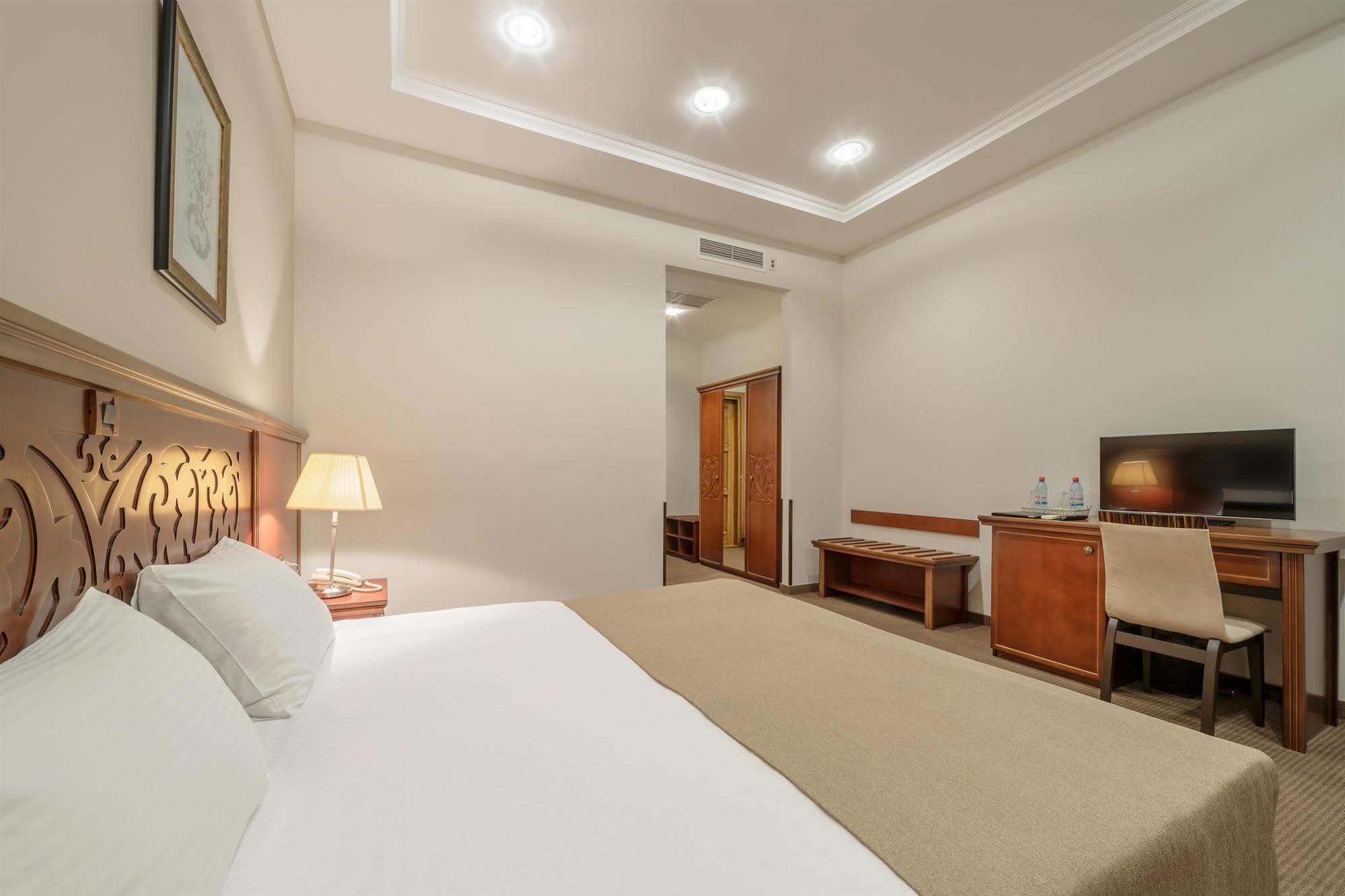 Alarus Luxe Hotel